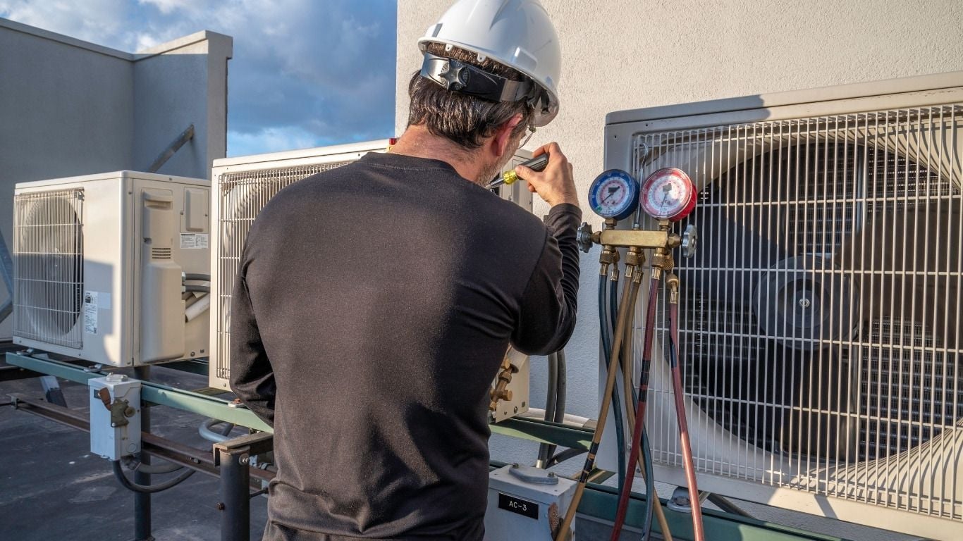 The Complete Guide to Commercial HVAC Maintenance for GTA Businesses The Complete Guide to Commercial HVAC Maintenance for GTA Businesses